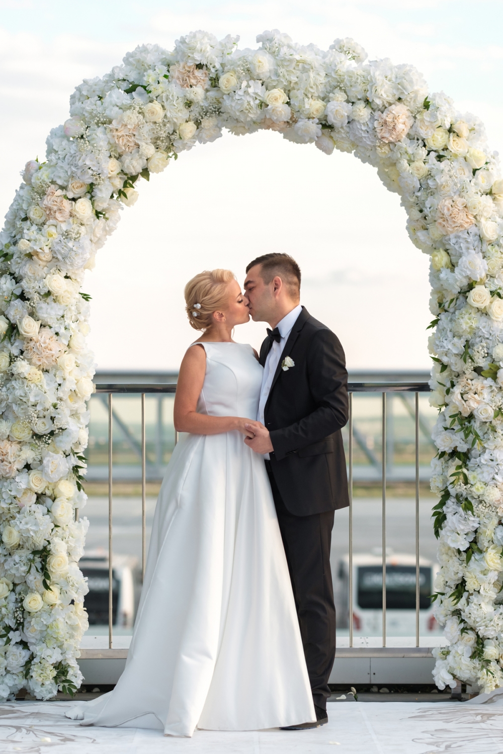 PERFECTION | Александр & Надежда
Организация и координация / PERFECTO WEDDING 
Декор / Флористика / Полиграфия / PERFECTO WEDDING 
Фотосъемка / Duet Photo Moments
Локация / Отель "Angelo"
Ведущий вечера / Егор Панин