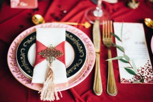 Роскошная сервировка. Меню на свадебном столе