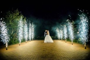 Праздничный фейерверк для молодых