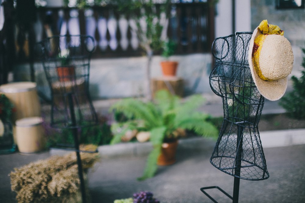 Свадьба-мюзикл, сентябрь 2013 года. Необычная свадьба в формате мюзикла-капустника, полностью основанная на фильме «Укрощение строптивого» с Адриано Челентано и Орнеллой Мутти в главных ролях. На основе фильма создавался сценарий, декор мероприятия, которому было уделено особое внимание, подбиралась музыка, костюмы главных героев торжества. 

Формат мюзикла-капустника подразумевал подготовку всех номеров гостями свадьбы под чутким руководством сотрудников IDEAFIX GROUP ceremony. Создание, координация и репетиции только этого блока обширной программы длились около полугода. Но все училия были не напрасны! Свадьба в таком формате получилась действительно душевной, творческой, яркой и необычной.