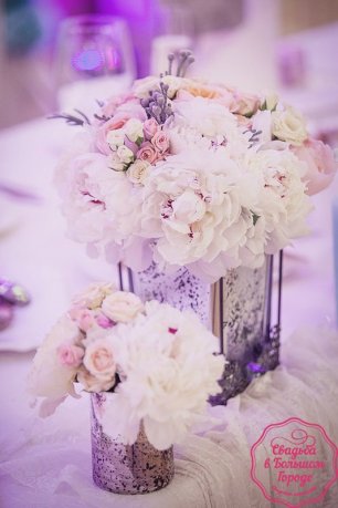 Цветочные композиции в декоре столов