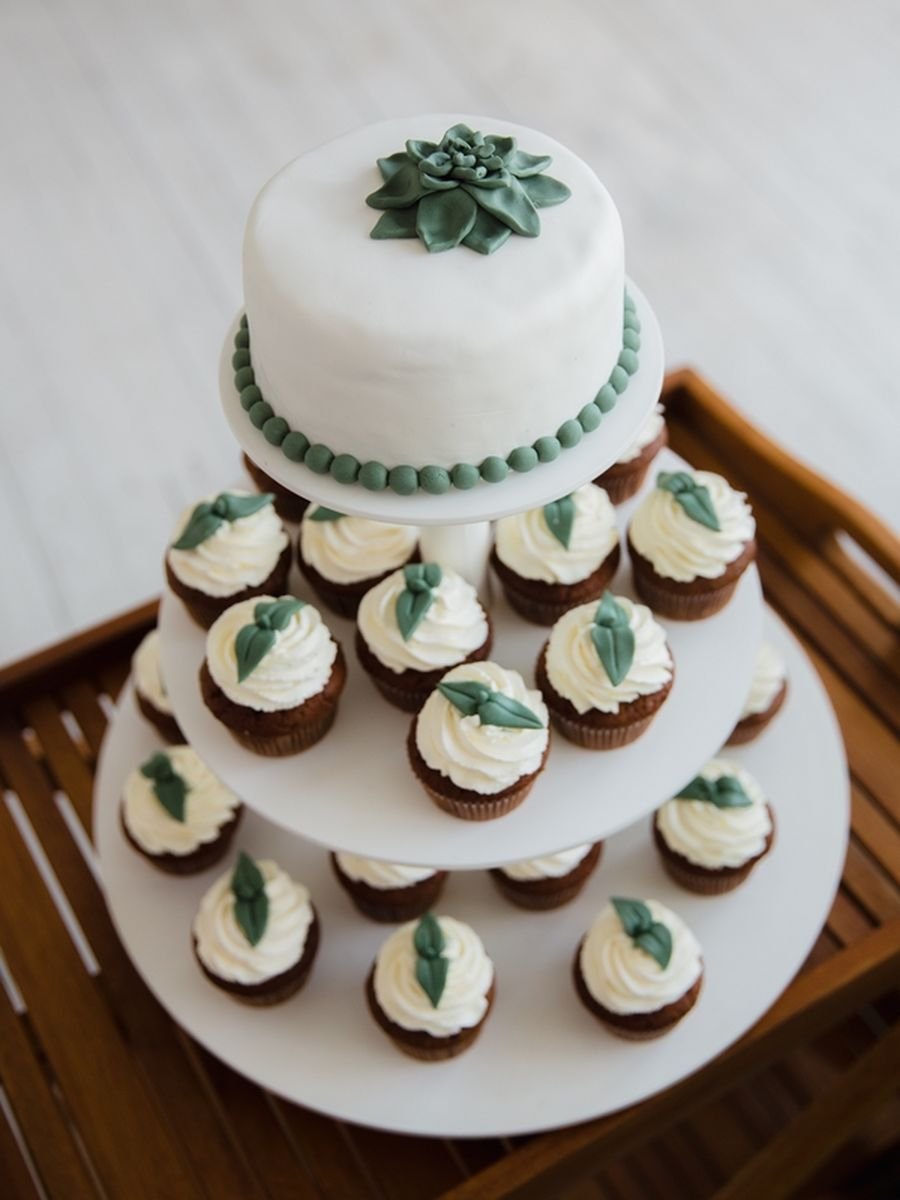 Торт и капкейки для эко свадьбы