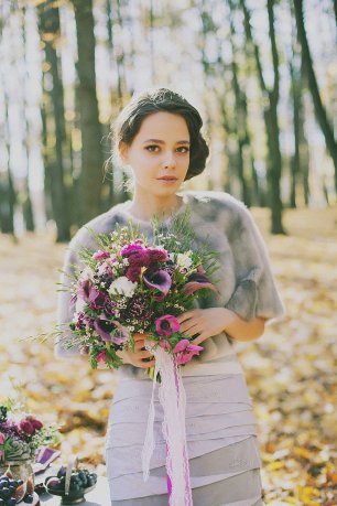 Фиолетовый букет невесты