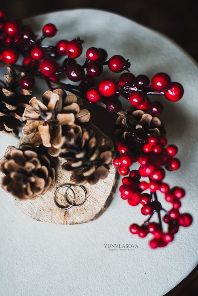 Свадьба в деталях: шишки в зимнем декоре 