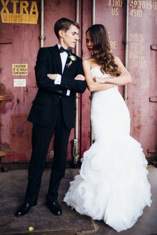 Оригинальная фотозона для свадебной фотосессии