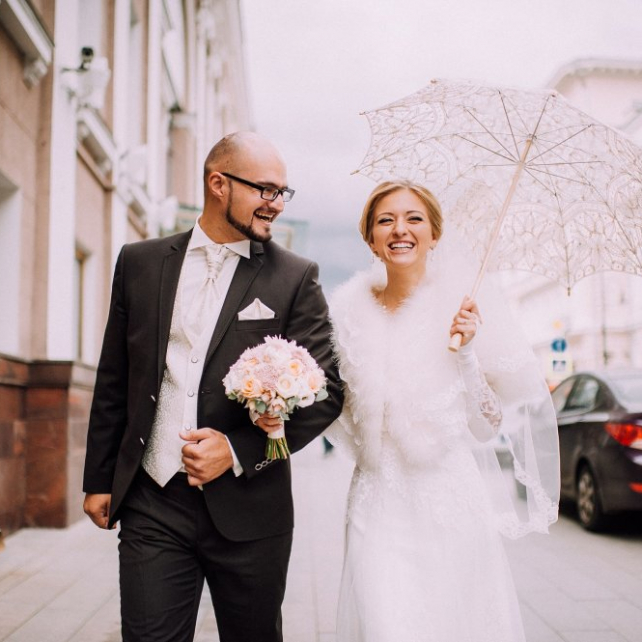 Романтика: свадьба под дождем