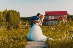 Летняя свадьба в загородном доме