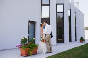 Встреча молодоженов на пороге