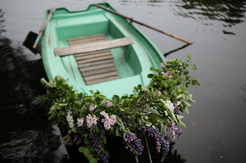 In a lilac boat - love story Лёня и Вика