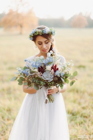 Пышный свадебный букет невесты