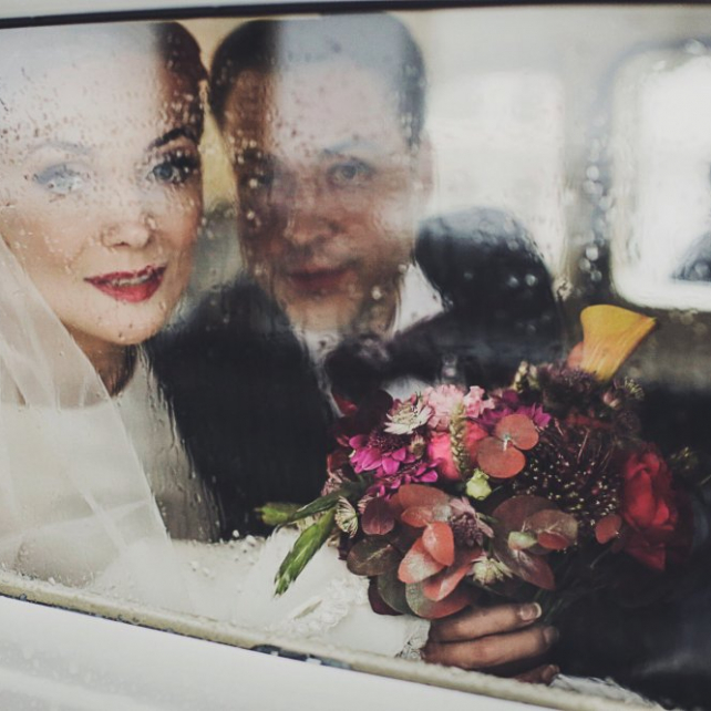 Романтика: свадьба под дождем