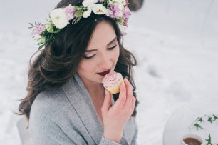 Невеста с пирожным