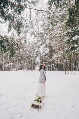 Невеста с санями
