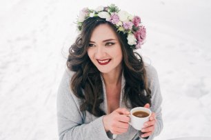 Цветочный венок в зимнем образе невесты