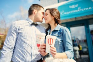 Выездная церемония в маленьком кафе