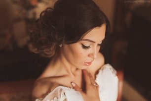 Очень красивая прическа на свадьбу