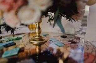 Цветное стекло на свадьбе