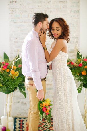 Свадебная фотосессия, наполненная флористическими композициями