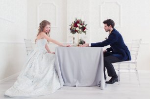 Свадебная фотосессия  в белой студии
