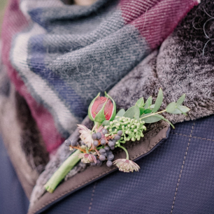 Жених на стиле: осенний свадебный образ в деталях