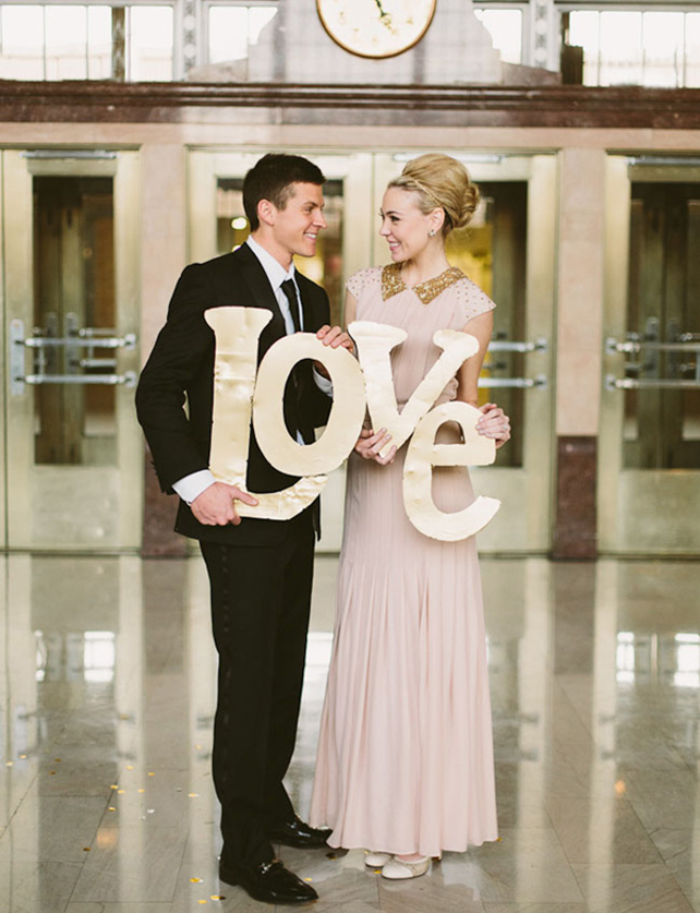 Таблички и надписи в новогоднюю ночь для двоих фото