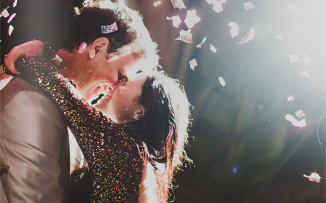 Конфетти в новогоднюю ночь: фото влюбленных идеи 