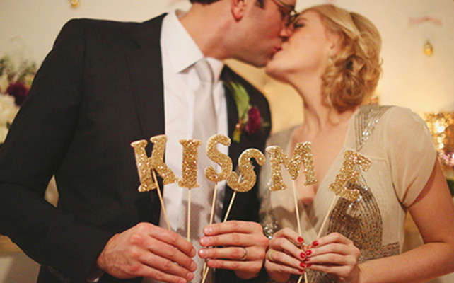 Таблички и надписи в новогоднюю ночь для двоих фото