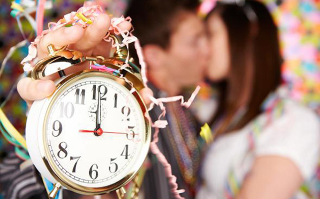 Фото поцелуя под бой курантов в новогоднюю ночь