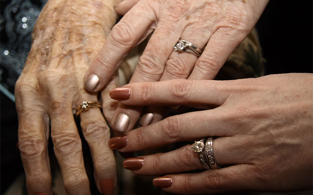 свадебный снимок 3 поколения