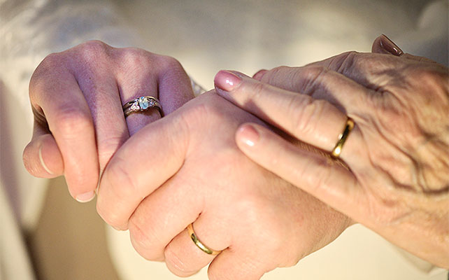 свадебный снимок 3 поколения