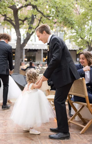 10 идей, чем занять детей на свадьбе