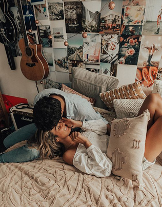 Валяйтесь в постели весь день 