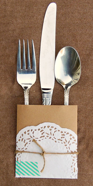 свадебный декор из ажурных бумажных салфеток, декор стола