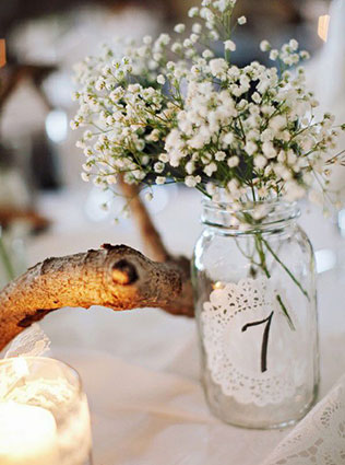 свадебный декор из ажурных бумажных салфеток, декор стола