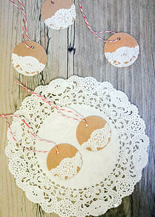 свадебный декор из ажурных бумажных салфеток, бонбоньерки