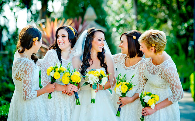 эмоциональные фото невесты и подружек