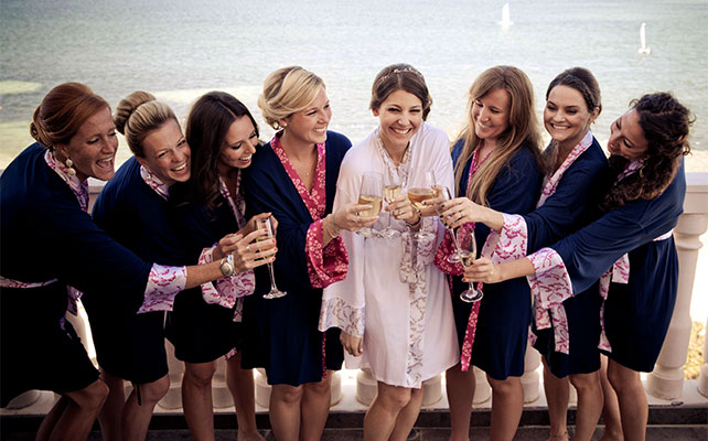 фото невесты и подружек в халатах