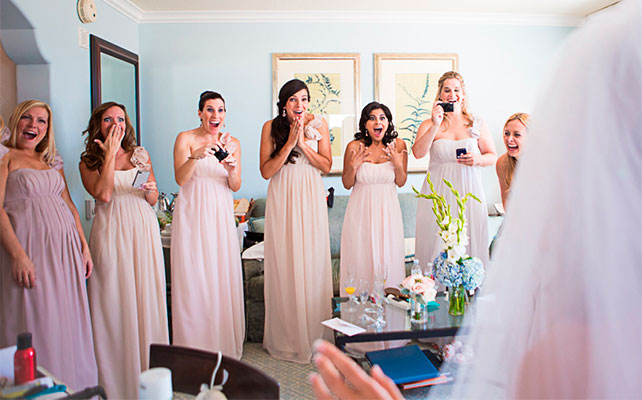 фото подружек, когда они впервые видят невесту