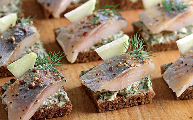 идеи для летнего свадебного меню, канапе для свадебного банкета, фуршета