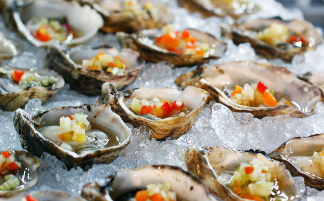 идеи для летнего свадебного меню, морепродукты для свадебного банкета, фуршета