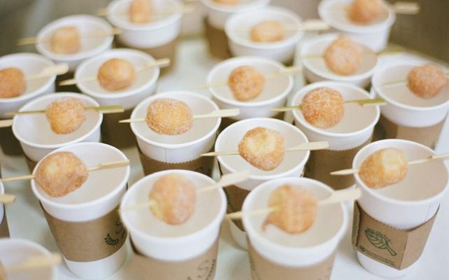 идеи для летнего свадебного меню, ночные закуски для поздних гостей