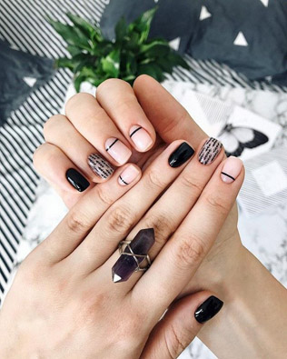 модный маникюр 2021, чёрно-белый маникюр для невесты 