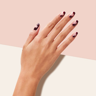 модный маникюр 2021, креативный маникюр для невесты 