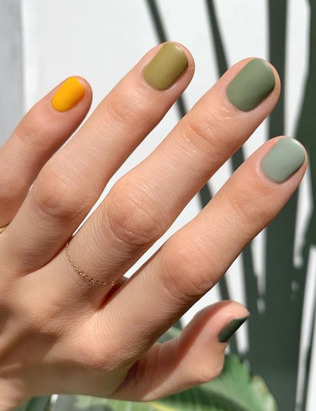 модный маникюр 2021, яркий маникюр для невесты 