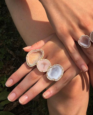 модный маникюр 2021, прозрачный маникюр для невесты 