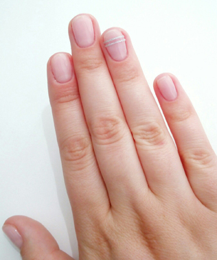 модный маникюр 2021, прозрачный маникюр для невесты 