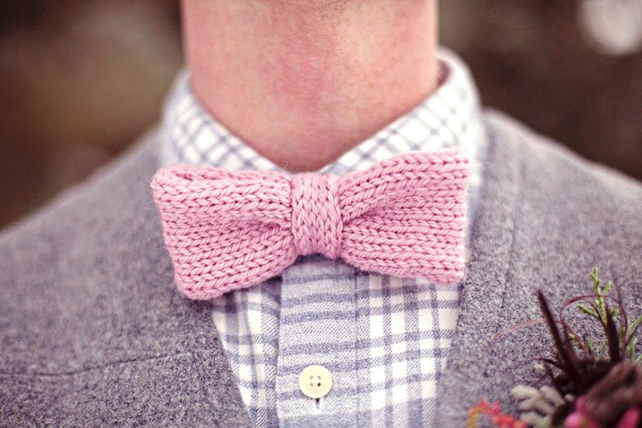 вязаная свадьба, зимний образ жениха, вязаная бабочка жениха 