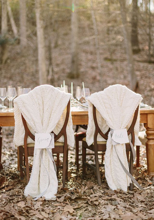 вязаная свадьба, декор стульев на зимней свадьбе 