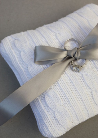 вязаная свадьба, вязаная подушечка для колец 