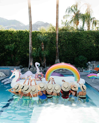  девичник у бассейна 